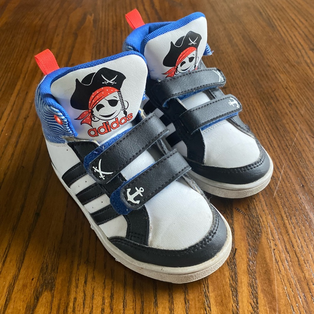 Adidas Sneakers size 7.5